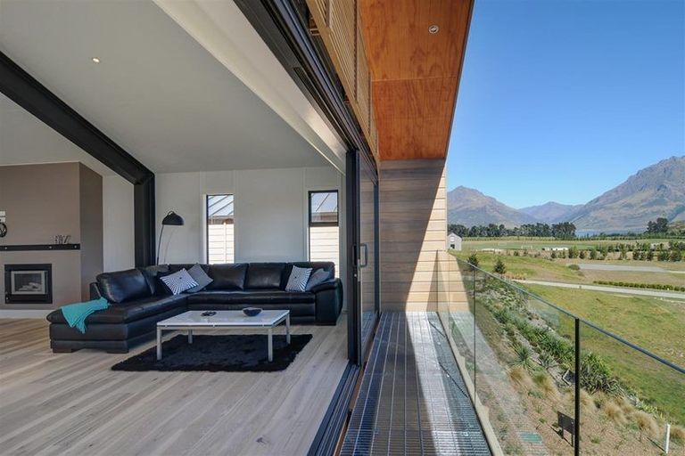 Photo of property in 5a Jackby Court, Jacks Point, Queenstown, 9371