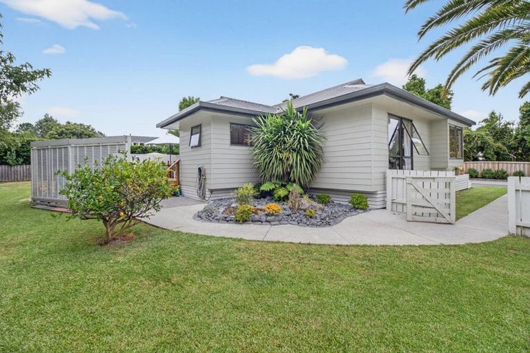 Photo of property in 6 Vintners Close, Huapai, Kumeu, 0810