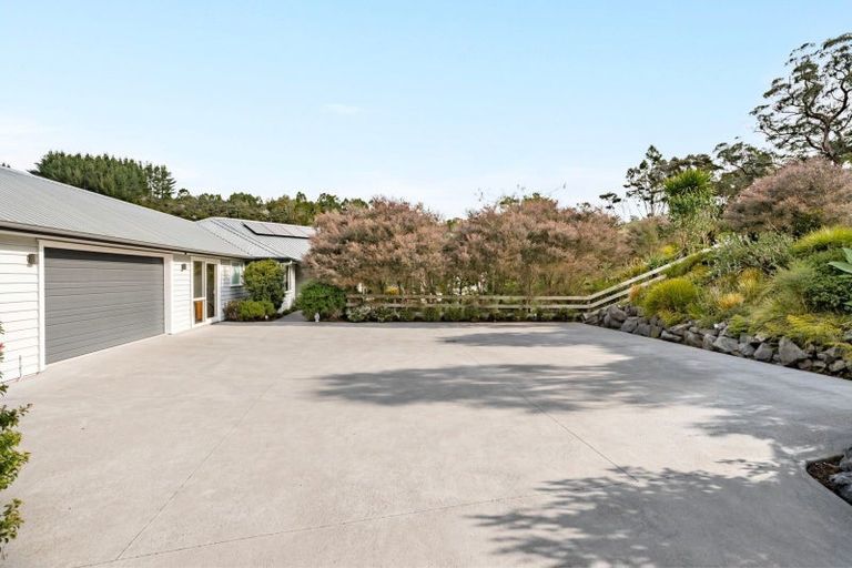 Photo of property in 101 Mount Albion Rise, Taupaki, Henderson, 0782