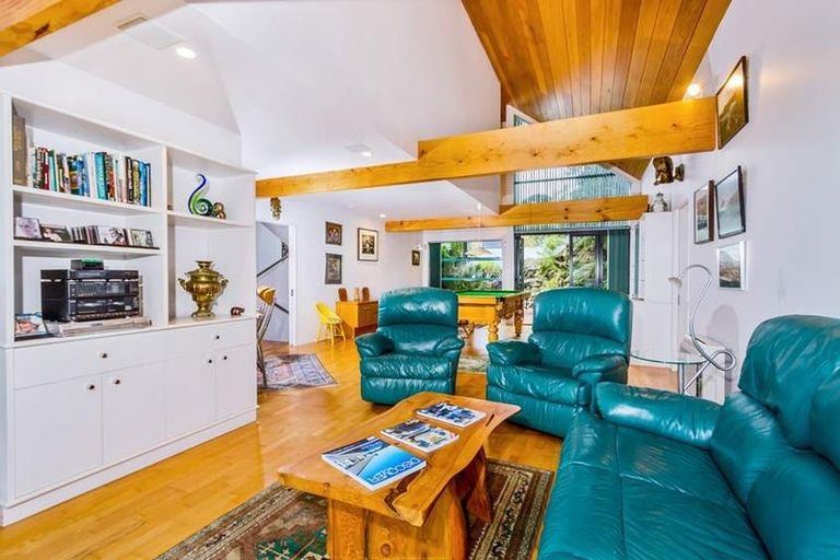 Photo of property in 4 Graceview Way, West Harbour, Auckland, 0618