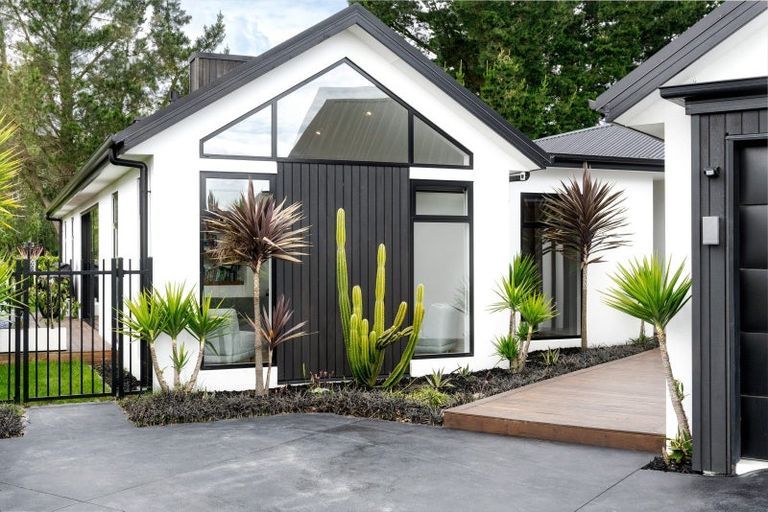 Photo of property in 37 Kohunga Crescent, Bottle Lake, Christchurch, 8083