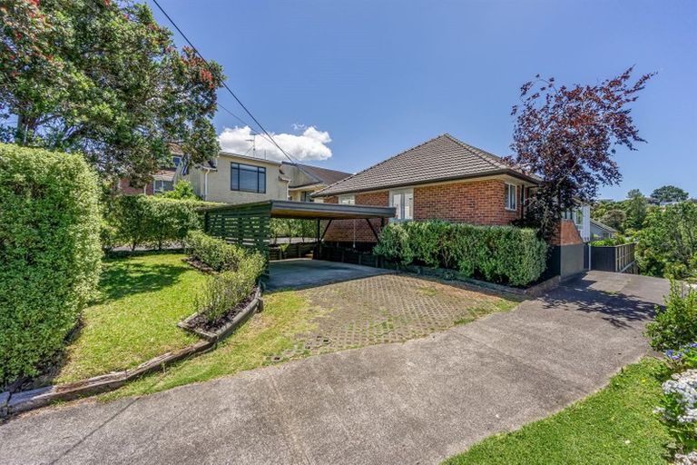 Photo of property in 1/16 Waratah Street, Birkenhead, Auckland, 0626