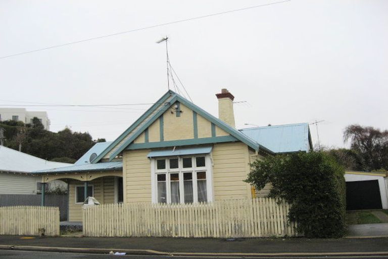 Photo of property in 5a Royal Crescent, Saint Kilda, Dunedin, 9012