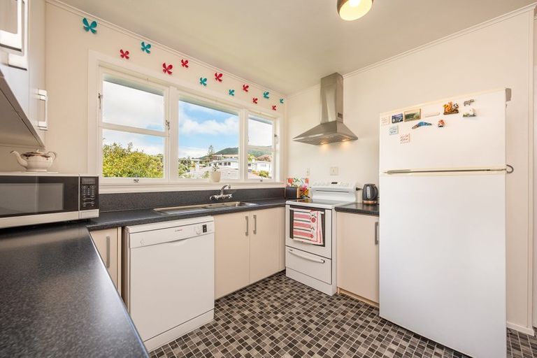 Photo of property in 12 Pembroke Street, Tawa, Wellington, 5028