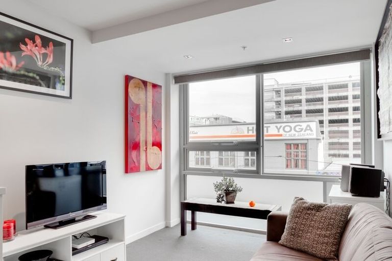 Photo of property in Monument Apartments, 2e/245 Wakefield Street, Te Aro, Wellington, 6011