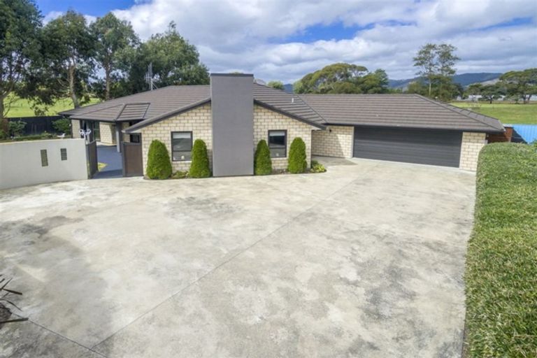 Photo of property in 38 Okarito Avenue, Levin, 5510