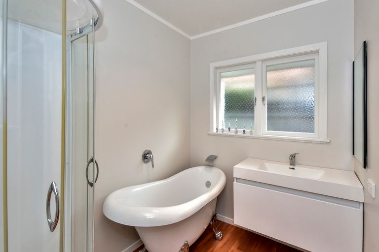 Photo of property in 18 Gills Avenue, Papakura, 2110