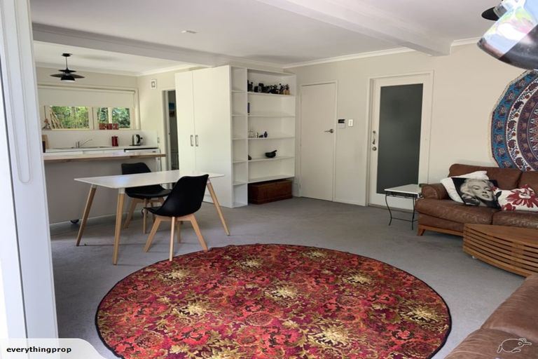 Photo of property in 83 Dignan Street, Point Chevalier, Auckland, 1022