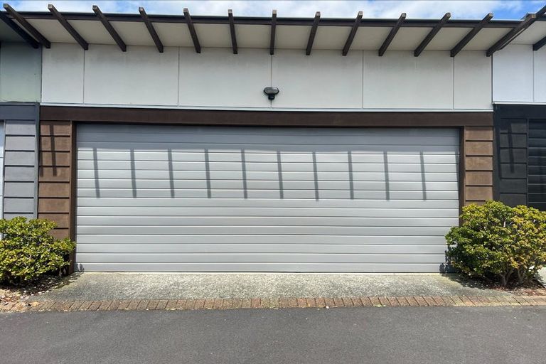 Photo of property in 16 Kirikiri Lane, East Tamaki, Auckland, 2013