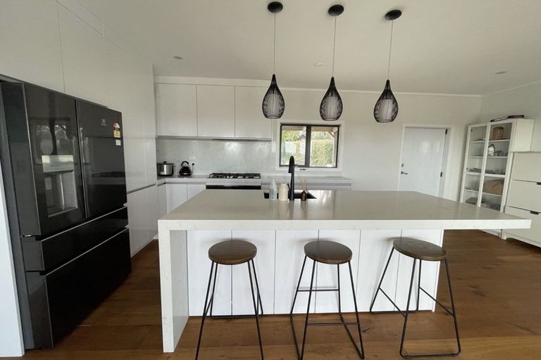 Photo of property in 283 Old North Road, Kumeu, 0892