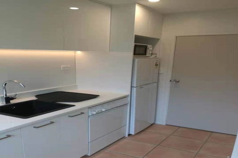 Photo of property in 10 Tercel Place, Sunnyhills, Auckland, 2010