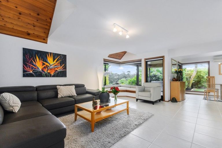Photo of property in 3 Francis Curtis Avenue, Blockhouse Bay, Auckland, 0600
