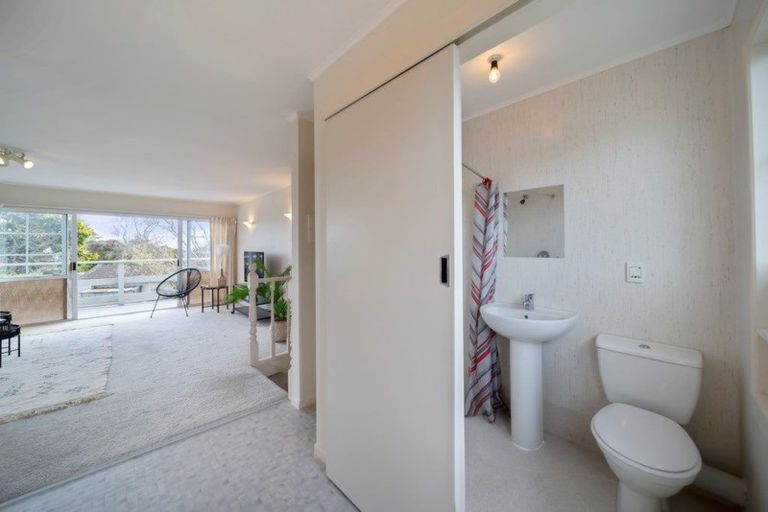 Photo of property in 35 Wesley Avenue, Frankleigh Park, New Plymouth, 4310