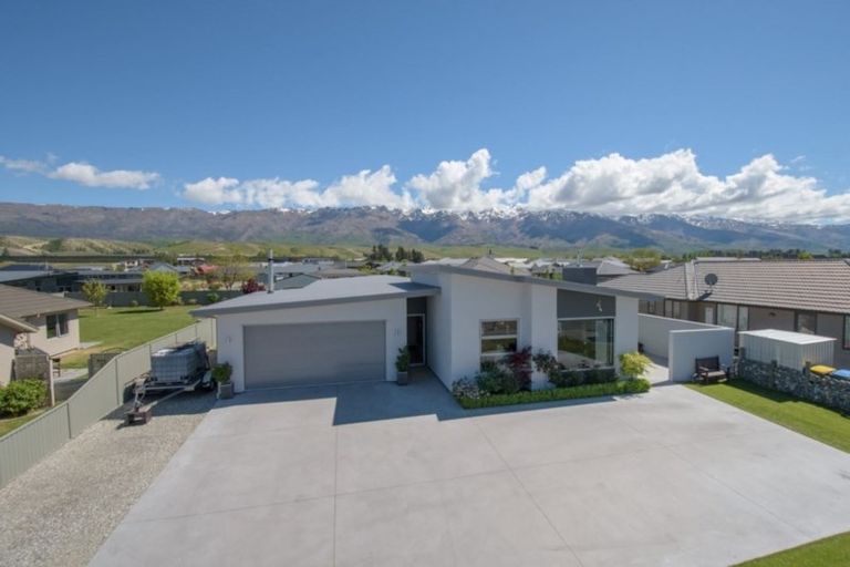 Photo of property in 15 De Bettencor Place, Mount Pisa, Cromwell, 9383