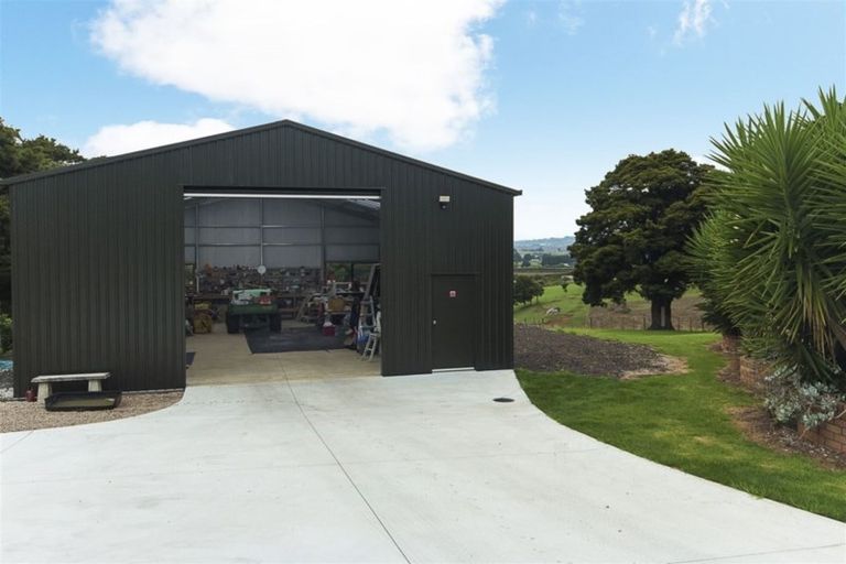 Property details for 35 Bald Hill Road, Waiuku, Pukekohe, 2678