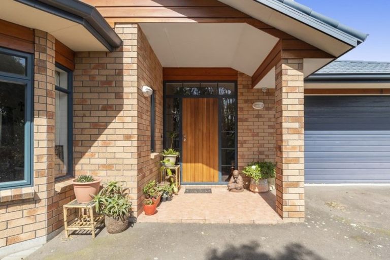 Photo of property in 9 Lysaght Place, Welcome Bay, Tauranga, 3112