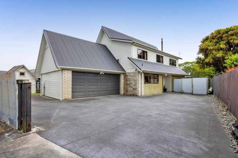 Photo of property in 77a Dixon Avenue, Hawera, 4610