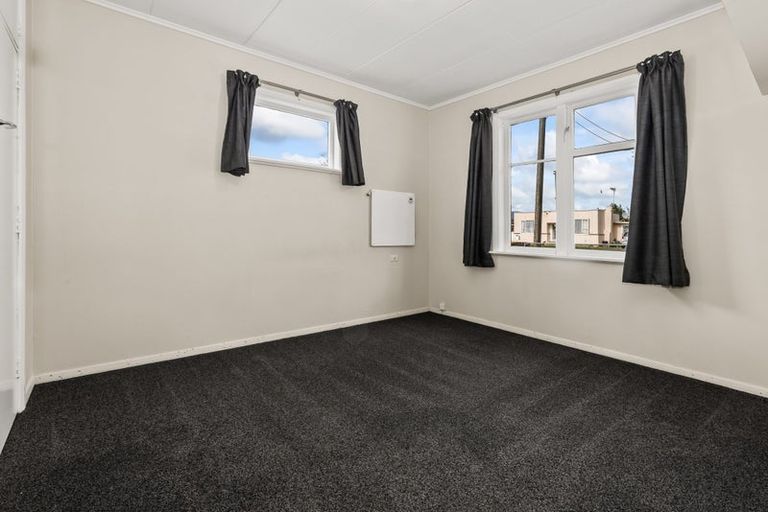 Photo of property in 11 Hereford Street, Levin, 5510