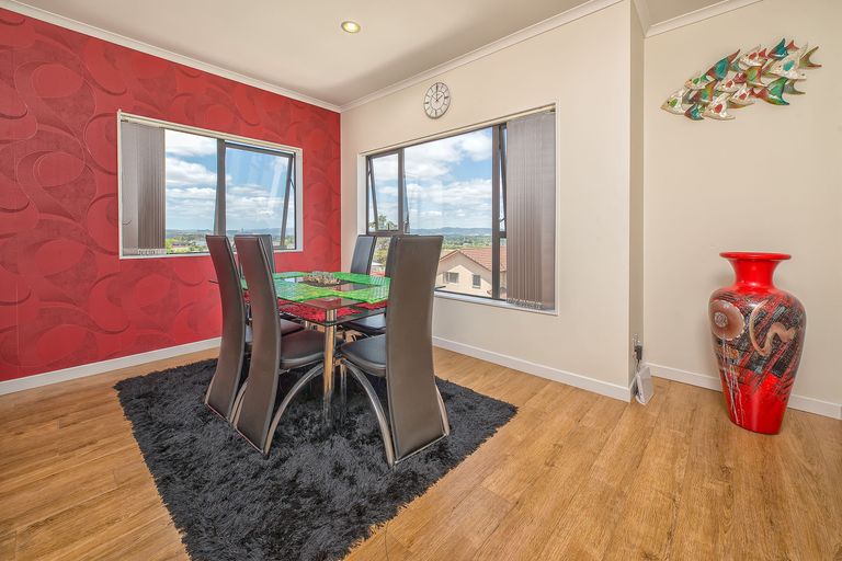 Photo of property in 51 Saralee Drive, Manurewa, Auckland, 2105