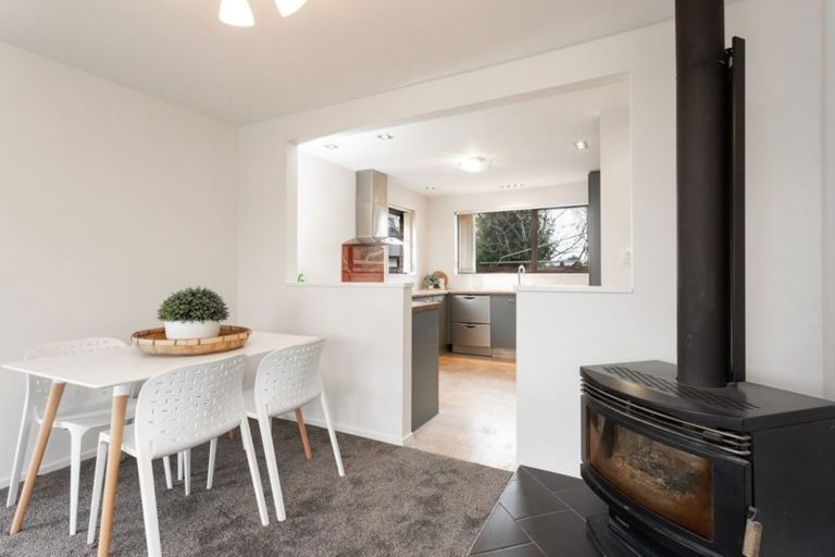 Photo of property in 32 Royal Park Drive, Parklands, Christchurch, 8083