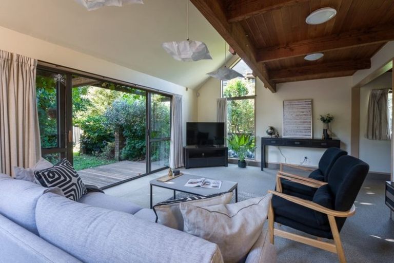 Photo of property in 17 Jamell Place, Avonhead, Christchurch, 8042