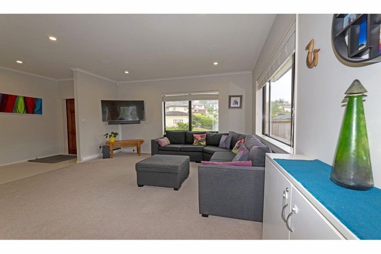 Photo of property in 88a San Marino Drive West, Henderson, Auckland, 0612