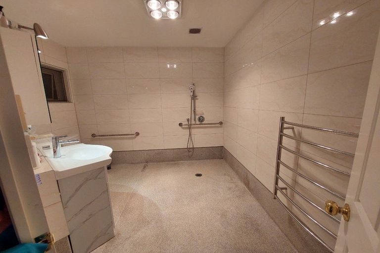 Photo of property in 21 Suncrest Drive, West Harbour, Auckland, 0618