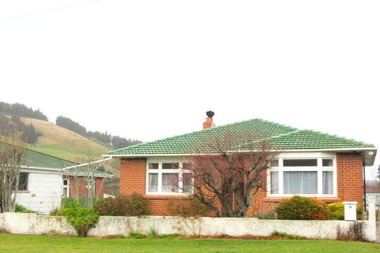 Photo of property in 28 Hugh Street, Sawyers Bay, Port Chalmers, 9023