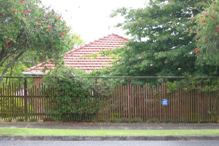 Photo of property in 1/65 Miro Street, New Lynn, Auckland, 0600