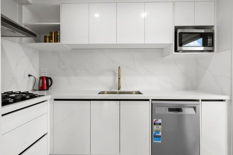 Photo of property in 15 Tomlinson Street, Hillpark, Auckland, 2102