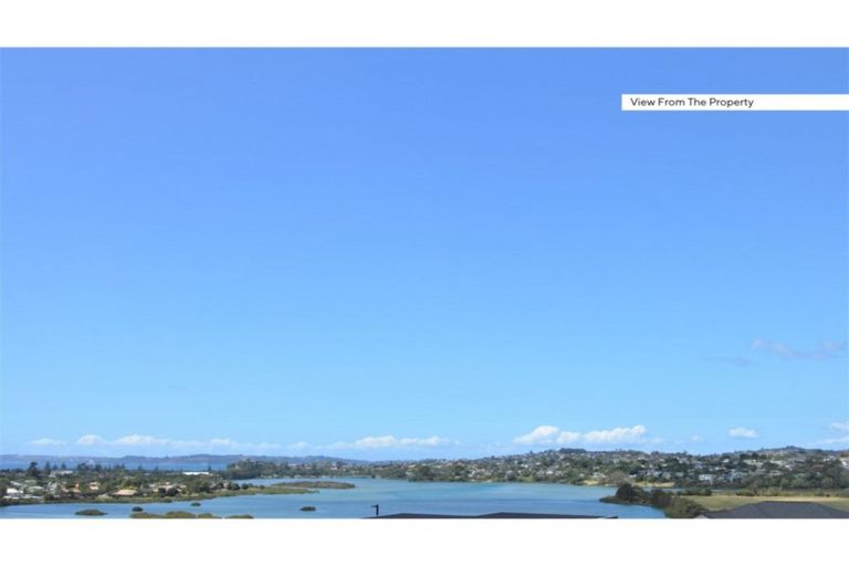 Photo of property in 31 Cassidy Drive, Orewa, 0931