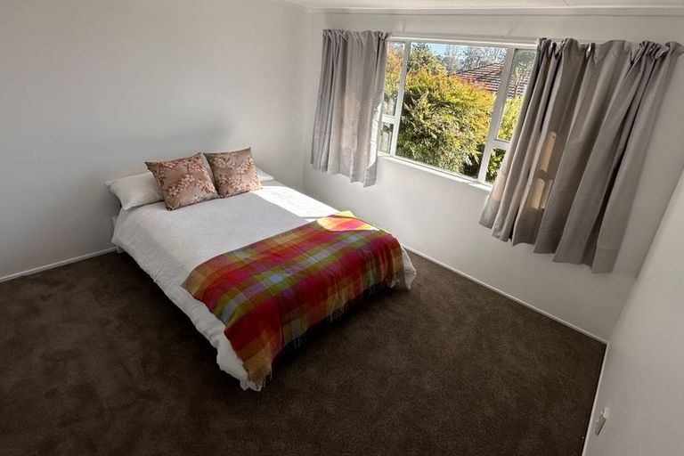 Photo of property in 2/811a Te Atatu Road, Te Atatu Peninsula, Auckland, 0610