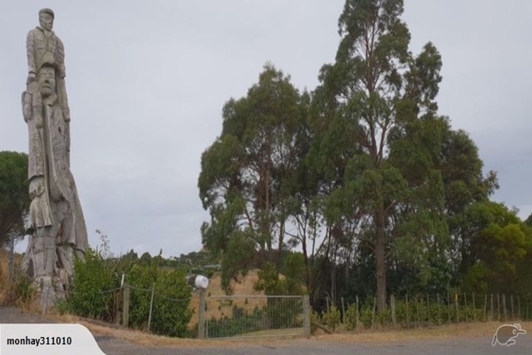 Photo of property in 250 Puketapu Road, Taradale, Napier, 4183