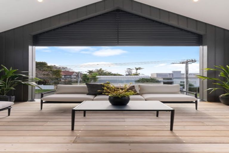 Photo of property in 9a Kowhai Street, Tawa, Wellington, 5028