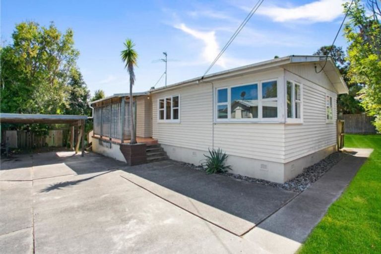 Photo of property in 1/144a Mcleod Road, Te Atatu South, Auckland, 0610