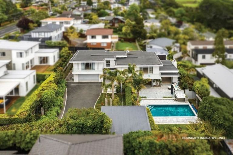 Photo of property in 50 Aberdeen Road, Campbells Bay, Auckland, 0620