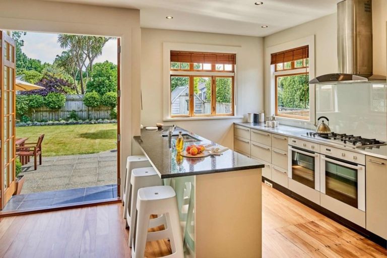 Photo of property in 3 Nikau Grove, Woburn, Lower Hutt, 5010