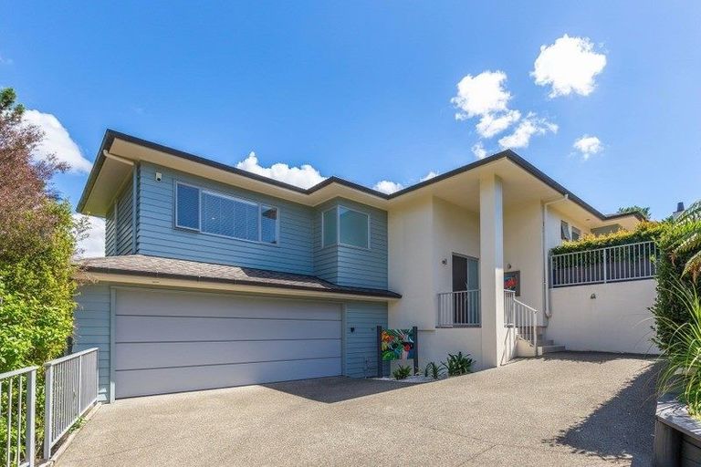 Photo of property in 52 English Oak Drive, Schnapper Rock, Auckland, 0632
