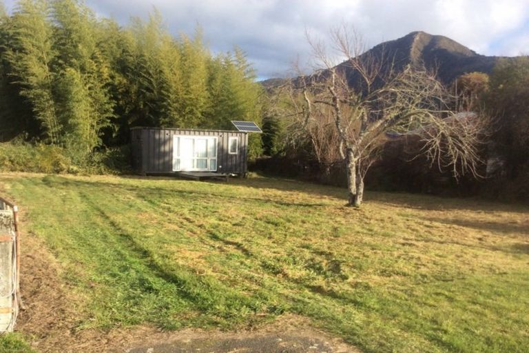 Photo of property in 10 Hampden Street, Murchison, 7007