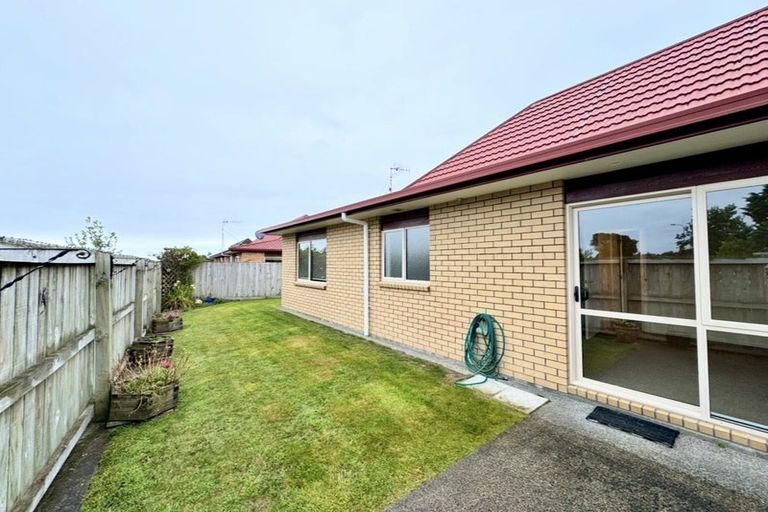 Photo of property in Rangeview Villas, 54/9 Fuller Close, Levin, 5510