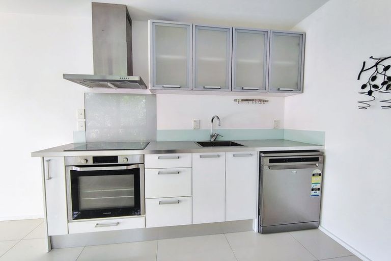 Photo of property in 61 Fernhill Way, Oteha, Auckland, 0632