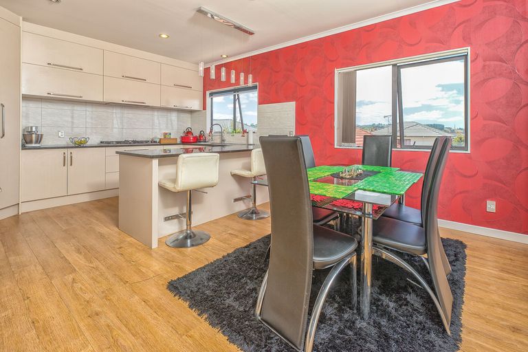 Photo of property in 51 Saralee Drive, Manurewa, Auckland, 2105