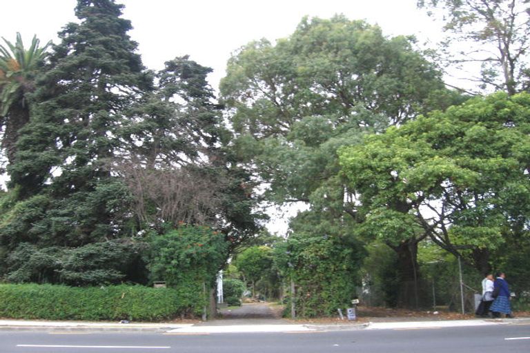 Photo of property in 28 Mangere Road, Otahuhu, Auckland, 1062