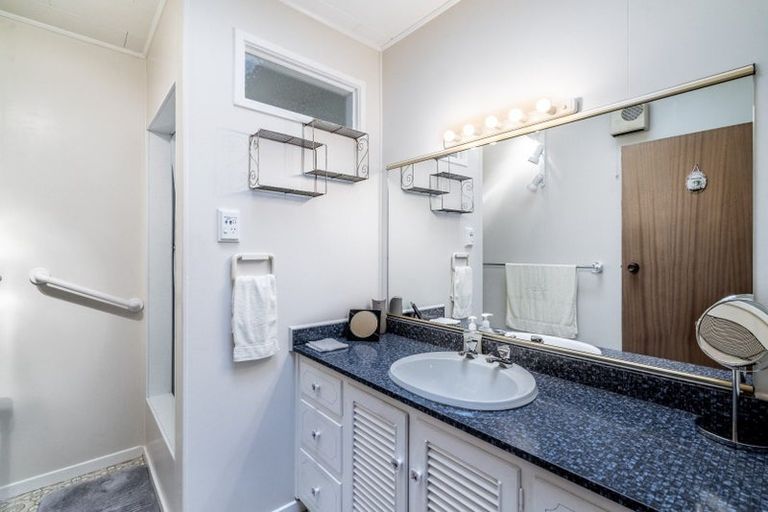 Photo of property in 104-106 Jenkin Street, Strathern, Invercargill, 9812