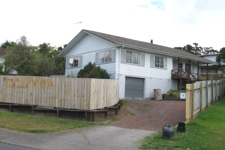 Photo of property in 3 Landsdale Place, Massey, Auckland, 0614