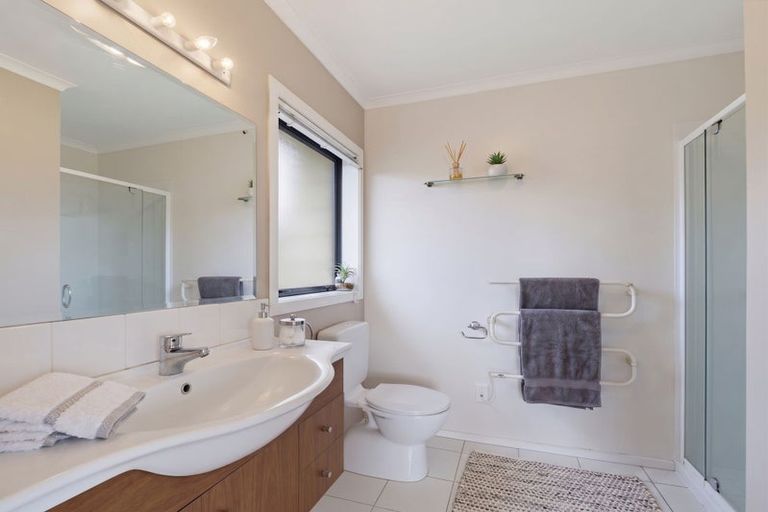 Photo of property in 5 Duggan Drive, Owhata, Rotorua, 3010