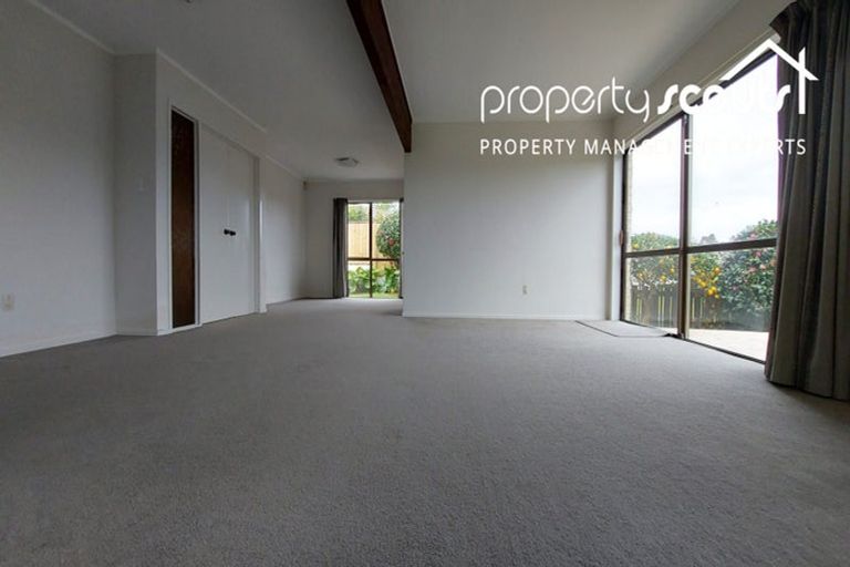 Photo of property in 2/14 Bramley Drive, Farm Cove, Auckland, 2012