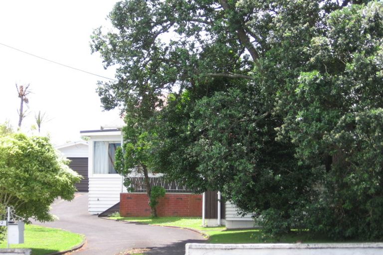 Photo of property in 12 New Windsor Road, Avondale, Auckland, 0600