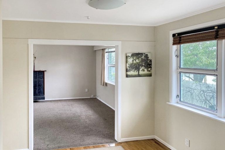 Photo of property in 2b Sutherland Avenue, Silverstream, Upper Hutt, 5019