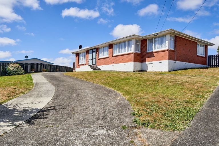 Photo of property in 29 Aberfeldy Street, Cannons Creek, Porirua, 5024